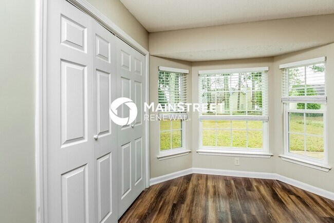 Foto del edificio - 3 Bedroom Pet-Friendly Home in Hampton, GA...