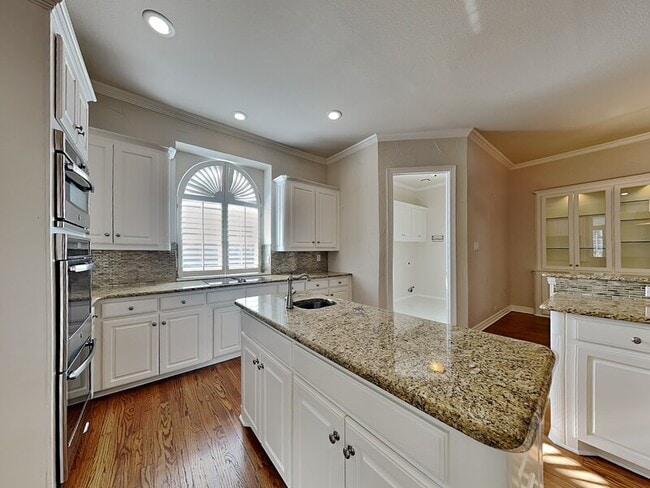 Building Photo - 1417 Tree Farm Dr