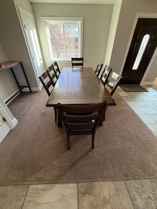 Building Photo - Beautiful 4 Bedroom, 3 Bathroom Home With Basement in Cedar City