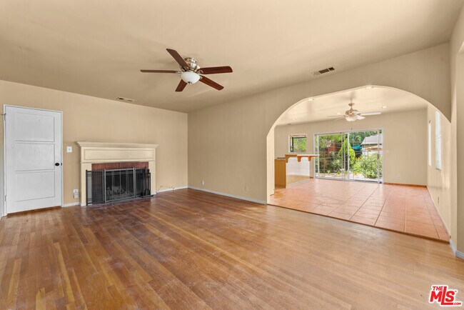 Building Photo - 6057 Morella Ave