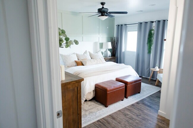 large master bedroom with attached second story private porch - 5285 Broadway St