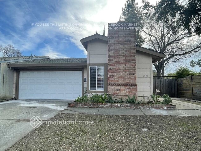 Building Photo - 1972 Las Coches Way