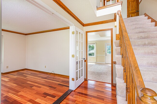 Building Photo - 1305 Oregon Crossing