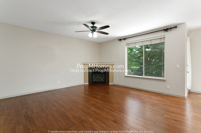 Building Photo - Lovely Three Bedroom + Bonus Room In NW Po...
