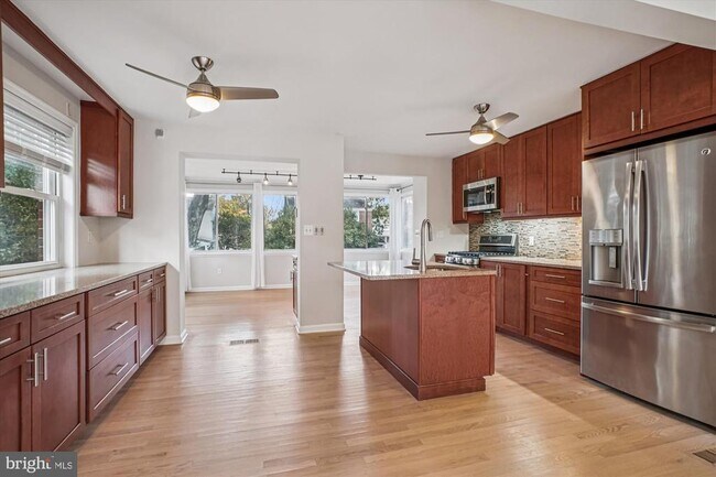 Building Photo - 4409 Westbrook Ln