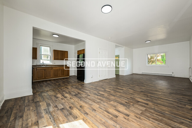 Building Photo - 530 9th ST