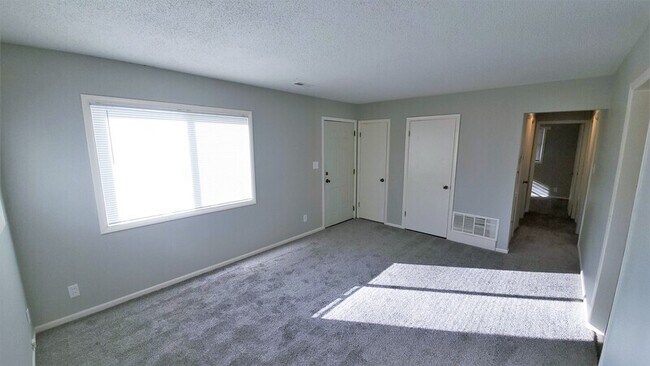 Foto del edificio - 372 26th Ave SW