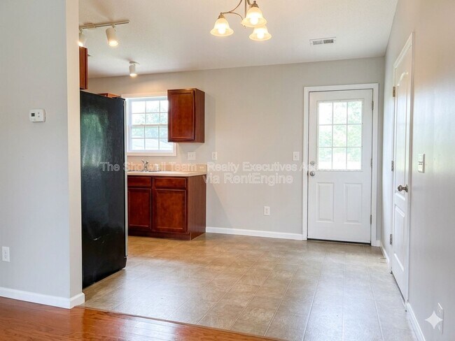 Foto del edificio - 6017 Friendship Ln