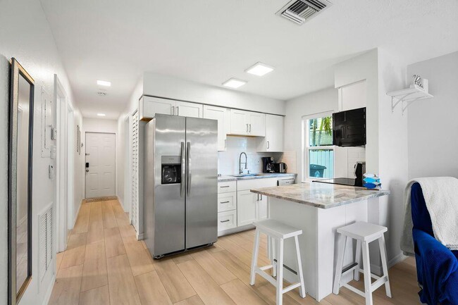 Building Photo - 336 Hernando St