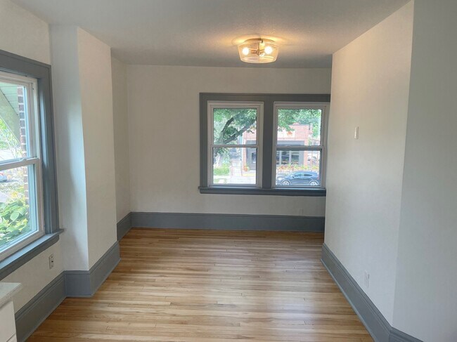 Foto del edificio - 770 Grand Ave