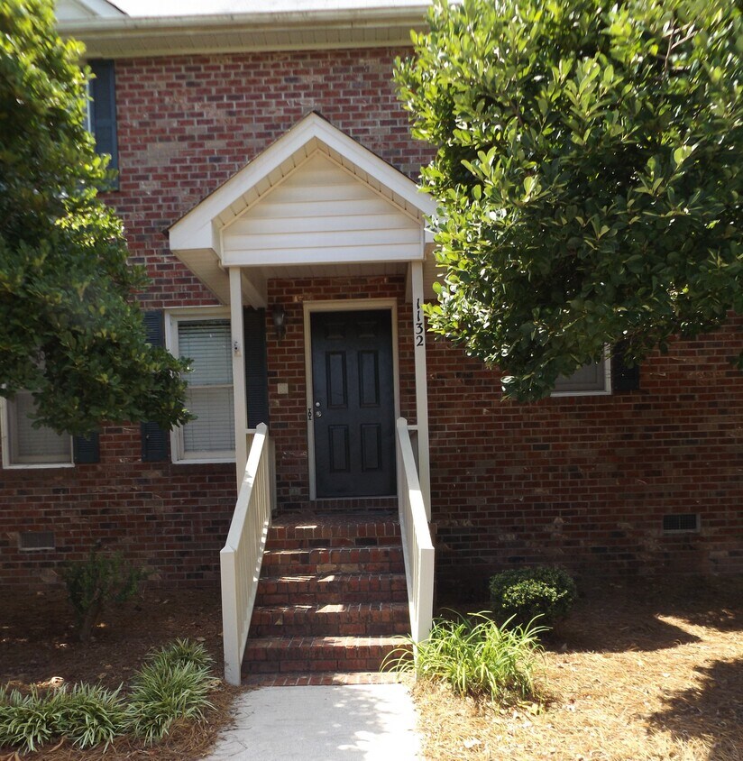 Primary Photo - 1132 Crestmont Dr SE