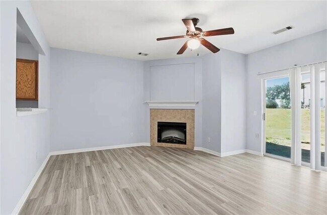Foto del edificio - 585 McWilliams Rd SE