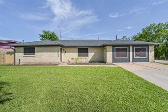 Building Photo - 10999 Fairland Dr