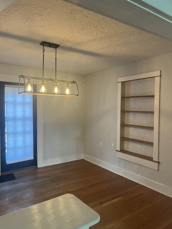 Foto del edificio - 1668 N Longview St