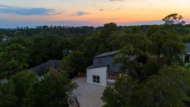 Building Photo - 326 Tahitian Dr