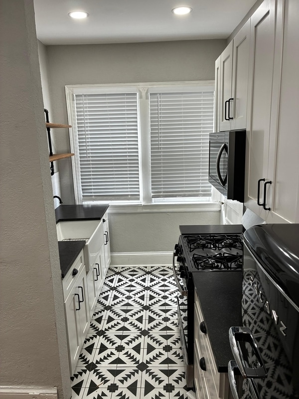 Foto del edificio - 2738 Riverside Ave