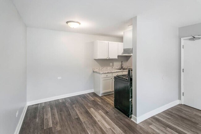 Building Photo - 2021 Western