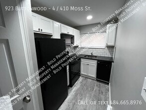 Building Photo - 923 Buttonwood St