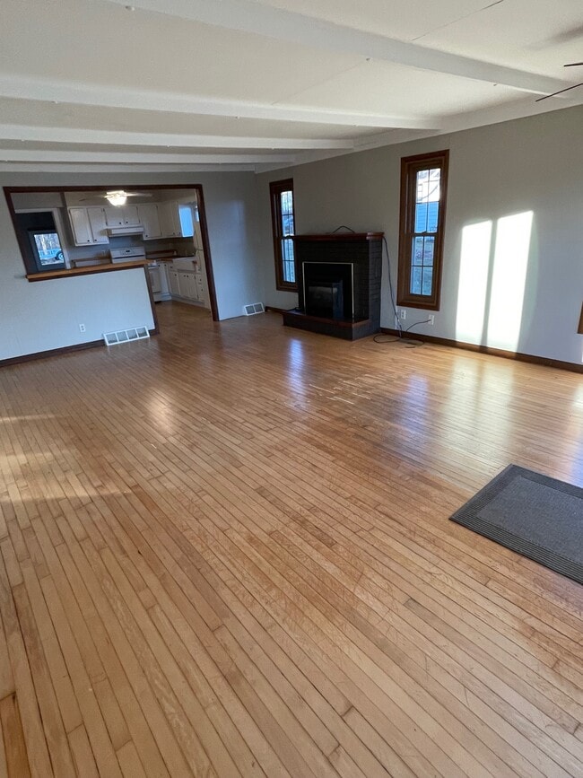 Building Photo - 17823 57th Ave