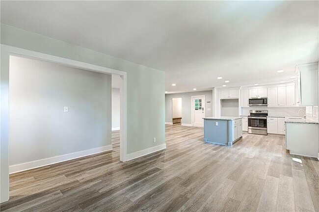 Building Photo - 3979 Potomac Dr NW