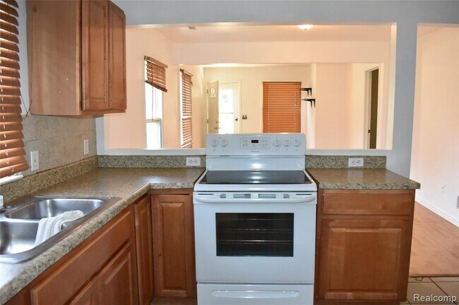 Foto del edificio - 8573 Portage Lake Blvd