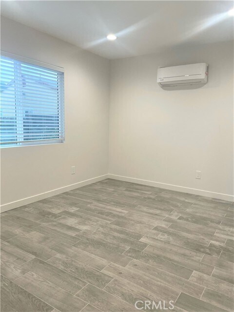 Foto del edificio - 1513 W 113th St