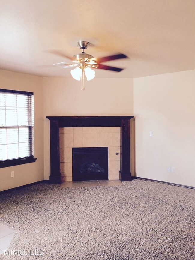 Building Photo - 15017 Kyle Dr
