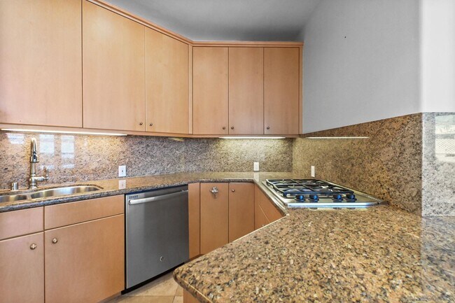 Foto del edificio - 7622 Herschel Ave