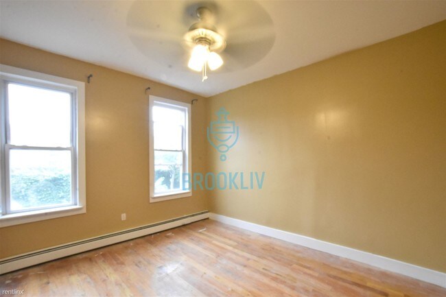 Foto del edificio - 2 br, 1 bath Apartment - 63 Macdougal St 2