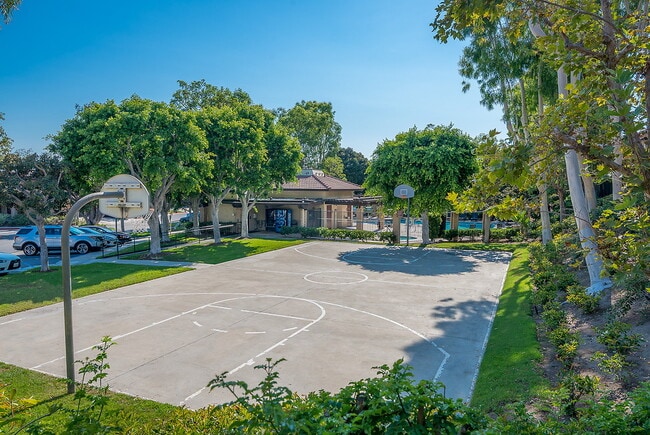 Building Photo - Trabuco Villas