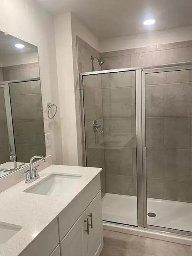 Building Photo - Thread Way