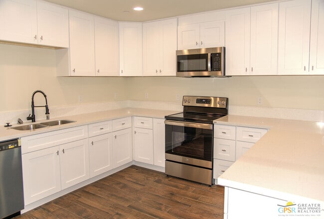 Building Photo - 13710 Cuyamaca Dr
