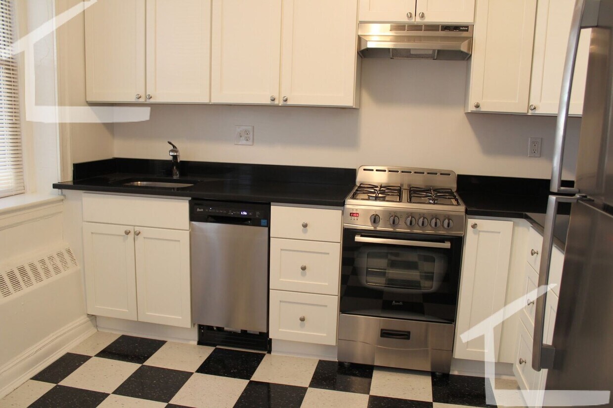 Photo - 100 Brainerd Rd.,