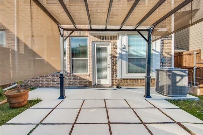 Building Photo - 3812 Sicily St