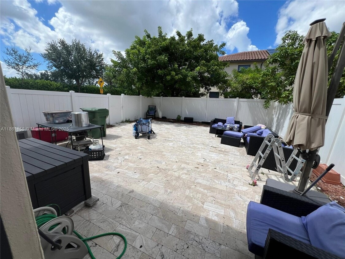 Building Photo - 3399 W 90th Terrace