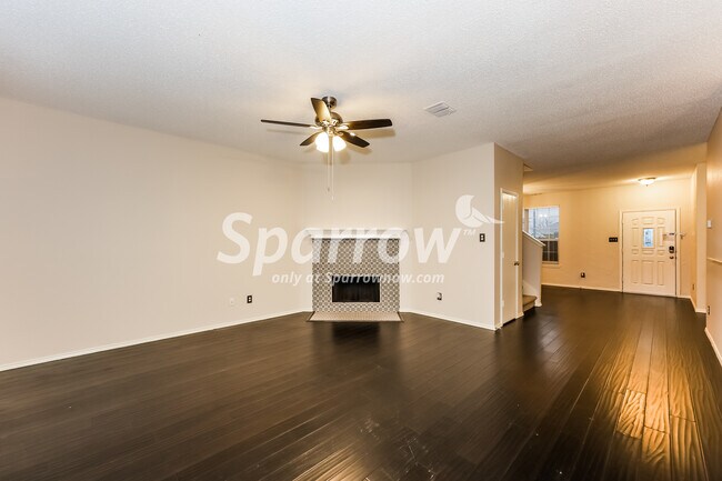 Foto del edificio - 4804 Sleepy Ridge Circle