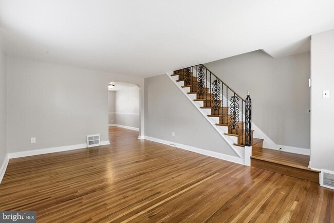 Foto del edificio - 271 W Wyncliffe Ave