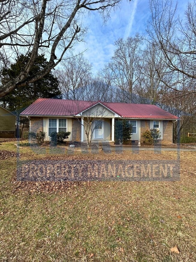 Building Photo - 913 Whisperwood Trail NE