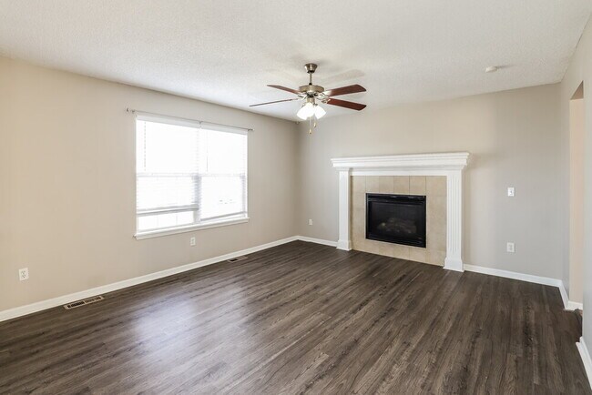 Building Photo - 712 Hibiscus Cir