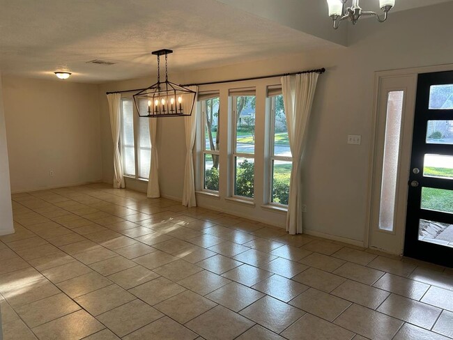 Building Photo - 21207 Park Villa Dr