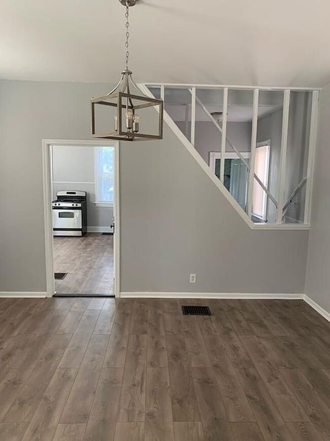 Building Photo - 4632 Cecil Pl