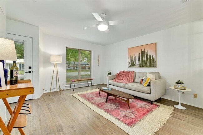 Foto del edificio - 608 Amesbury Ln