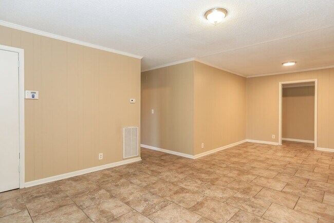 Building Photo - 2214 Norman Ave