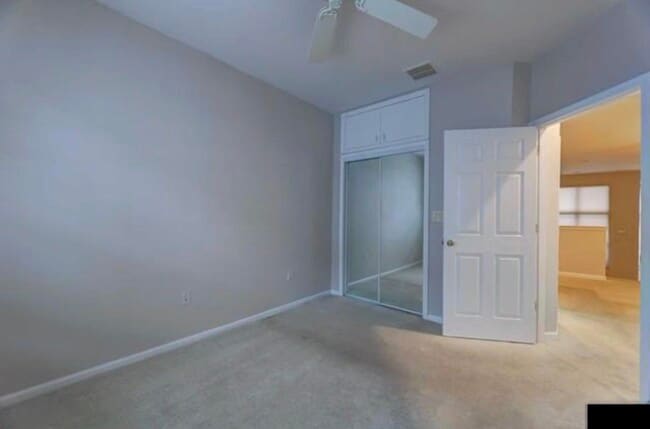 Foto del edificio - 320 Midland Ct