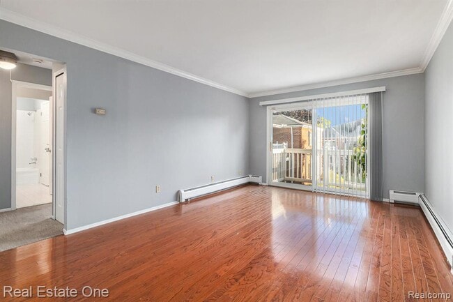 Building Photo - 2420 Parmenter Blvd