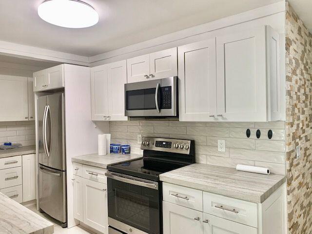 Foto del edificio - 9874 Liberty Ct
