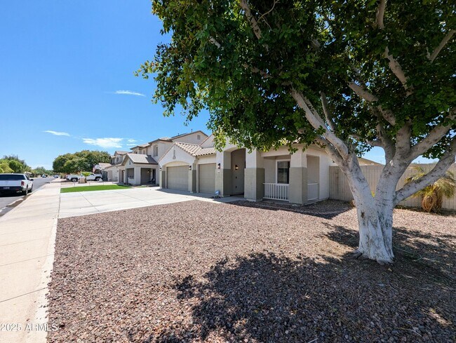 Foto del edificio - 3990 N 143rd Ln