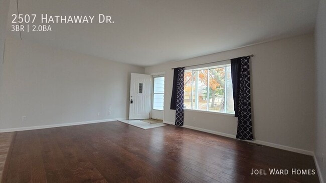 Foto del edificio - 2507 Hathaway Dr