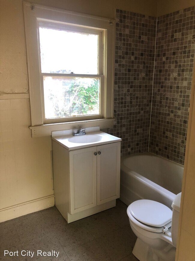 Building Photo - 1 br, 1 bath House - 2610 1/2 Emery St.