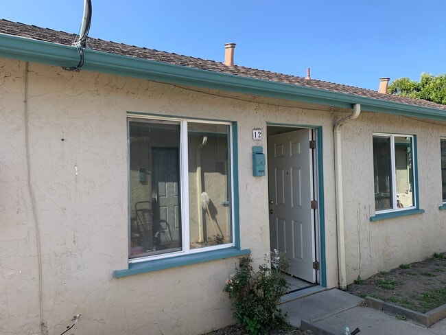 Building Photo - 800 Ellington Ave